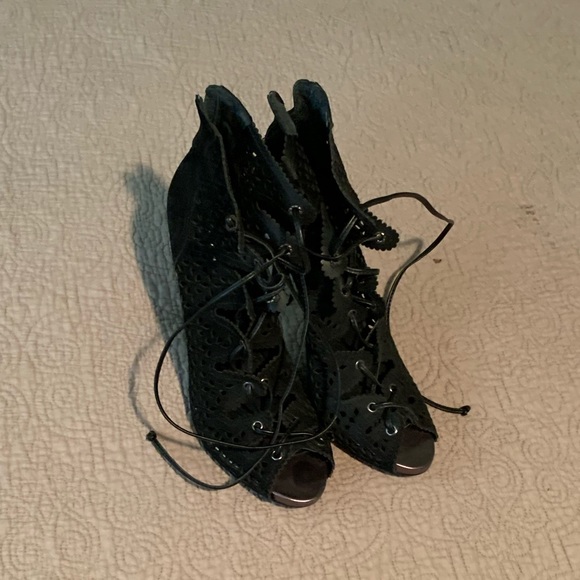 Black leather lace up sandals - Picture 2 of 3